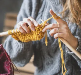 Women knitting 